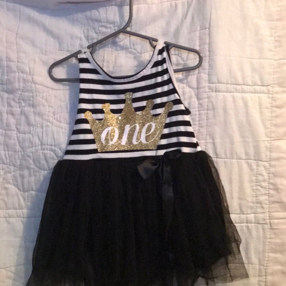 Holi black and white summer dress made in China 2T